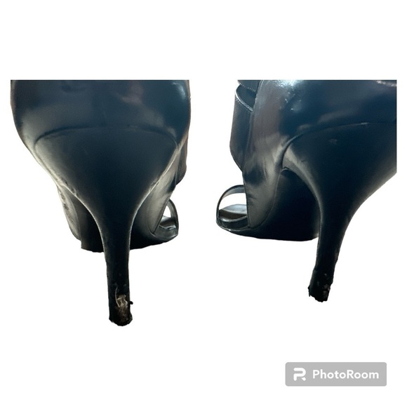 Nine West, size 9 1/2 M, zip black heels, silver buckle accent - Picture 9 of 9